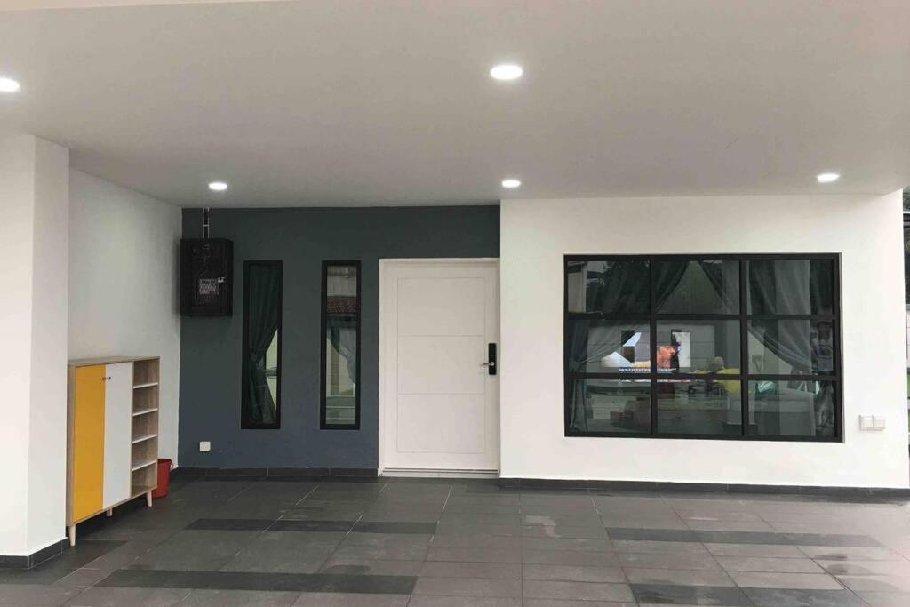 22Pax :Taman Pelangi Party House Nearby Midvelly Villa Johor Bahru Exterior photo