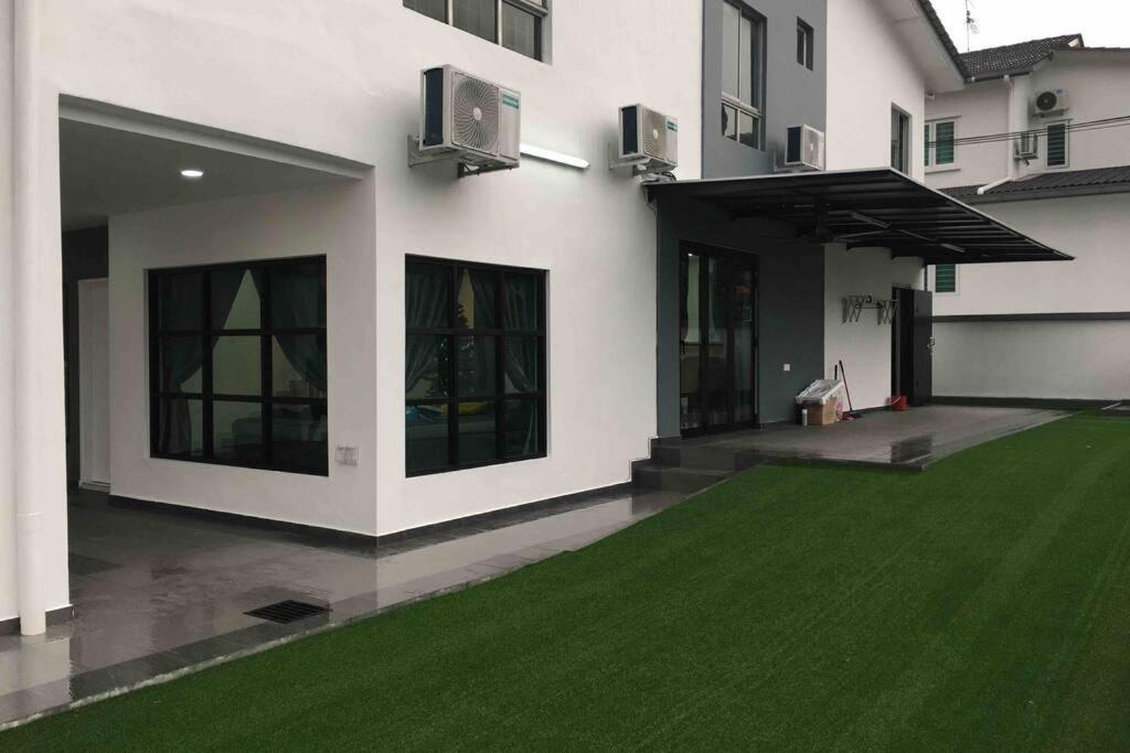 22Pax :Taman Pelangi Party House Nearby Midvelly Villa Johor Bahru Exterior photo
