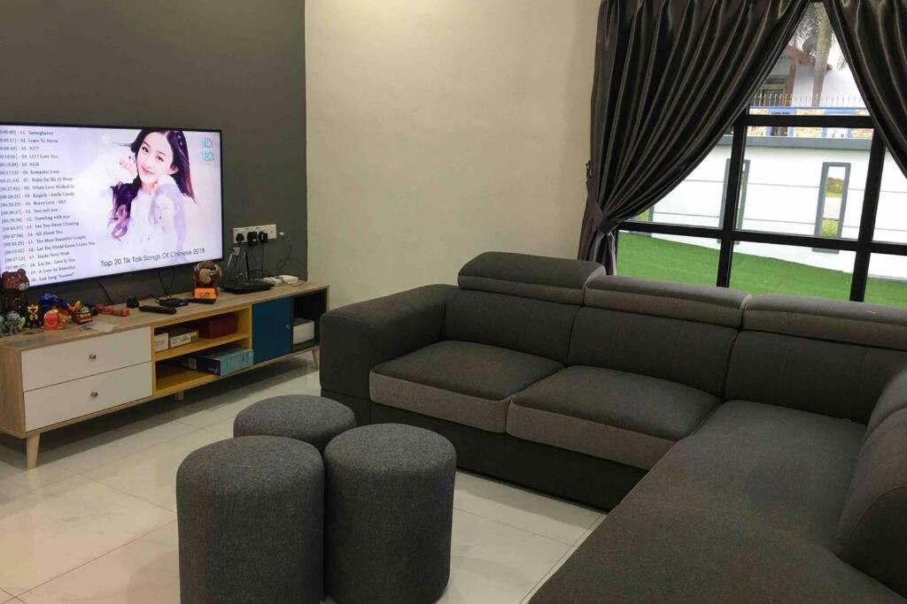 22Pax :Taman Pelangi Party House Nearby Midvelly Villa Johor Bahru Exterior photo